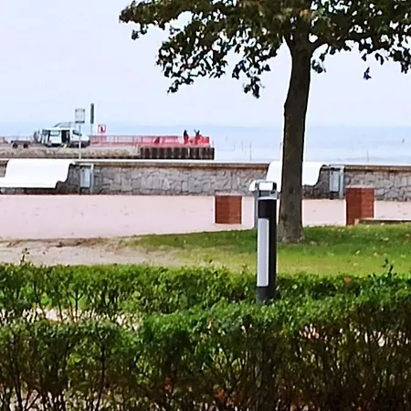 Wunderschoene In Ueckermuende Mit Grill Und Garten Apartman Neuendorf