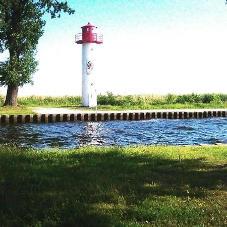 Wunderschoene In Ueckermuende Mit Grill Und Garten * Neuendorf
